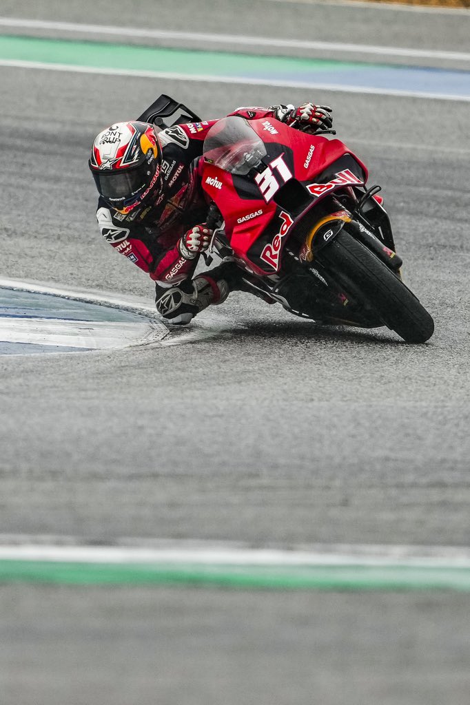 Thai POOODIUUUUMM 🥉🇹🇭 Thanks team! 🚀🦈

#ThaiGP