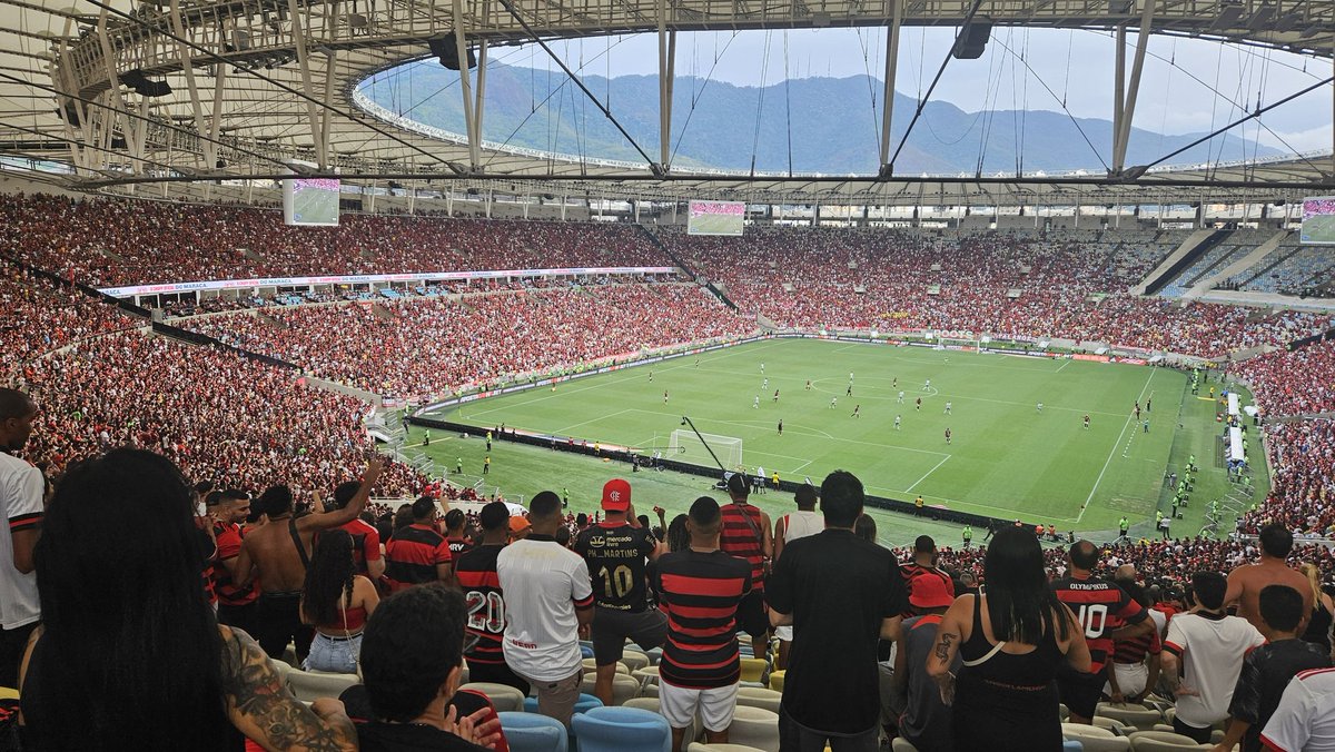 sua62's tweet photo. #Flamengo #RiodeJaneiro was für eine Stimmung!!! https://t.co/ZYCDQ4pboq