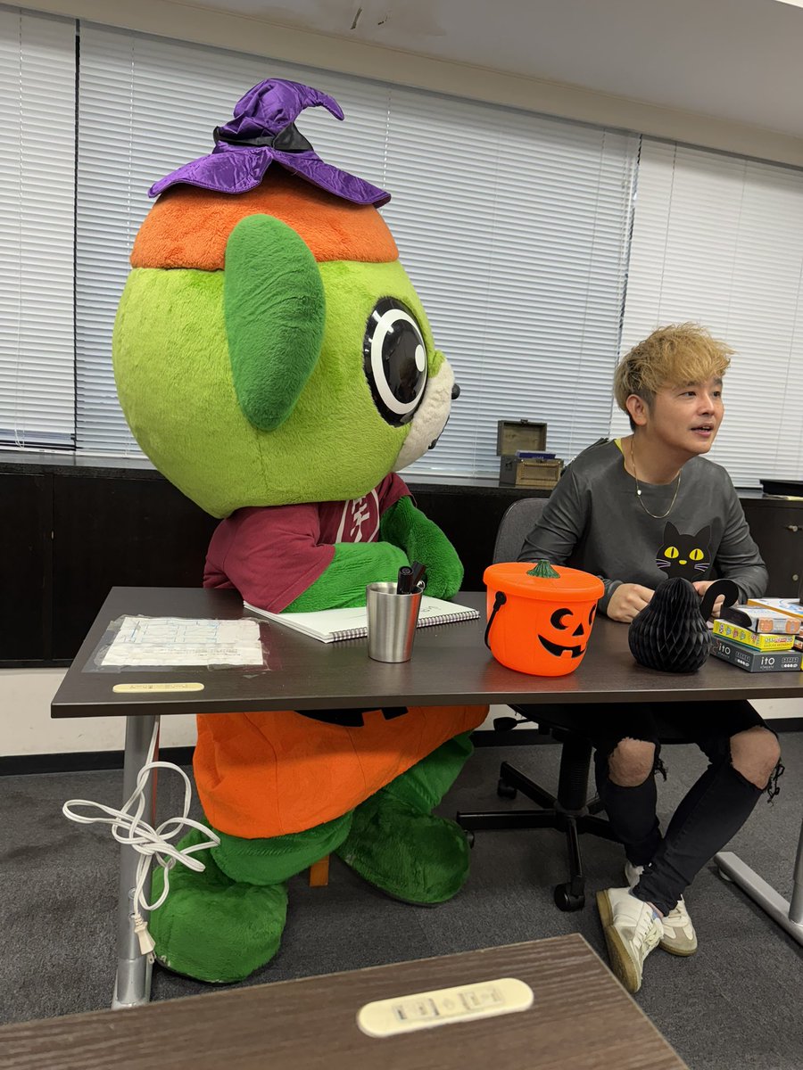 yo_tan's tweet photo. 事情によりイッちゃんの休憩の後は2階に移動〜☆
次回のProject30の相談会議👏🏻
みんなから色んな案が出て楽しい!!
#大崎さんとハロウィン #大崎一番太郎project30 #ride19 #大崎一番太郎 https://t.co/LFwLQhsj2p