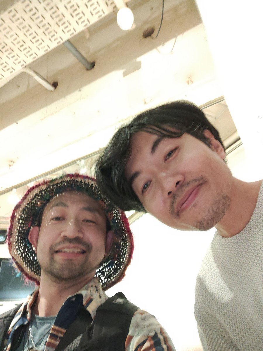 makoooru's tweet photo. 今日行ったDOME'24にてAusのフクゾノさんとお話する事ができてめちゃくちゃ嬉しかった！
Langでハマって20年弱経ってライブ見れてご本人とお話もでき��いい日になりました！
ライブももちろんさいこーでした！
ありがとうございました！
#aus https://t.co/bkfpELD9dy