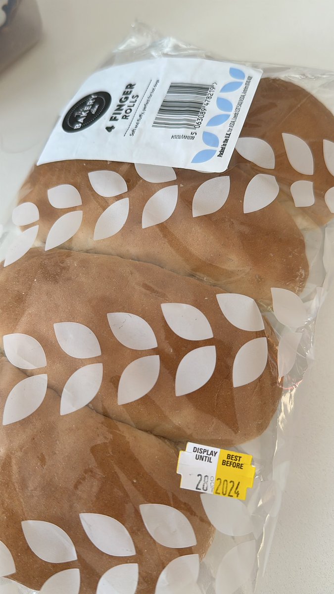 giant_steve's tweet photo. @asda mouldy 'in date' bread. Thanks Asda https://t.co/YQzRILDnHp