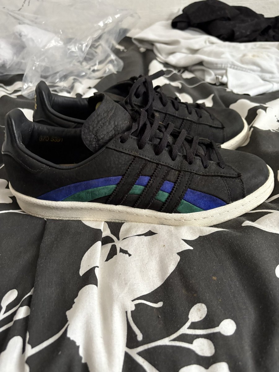 GarethTatts2's tweet photo. @adiFamily_ Adidas Book works trainers
Size 9
Worn twice excellent condition 
£40 delivered 
Add 4% if by PayPal https://t.co/jekl3N69IJ