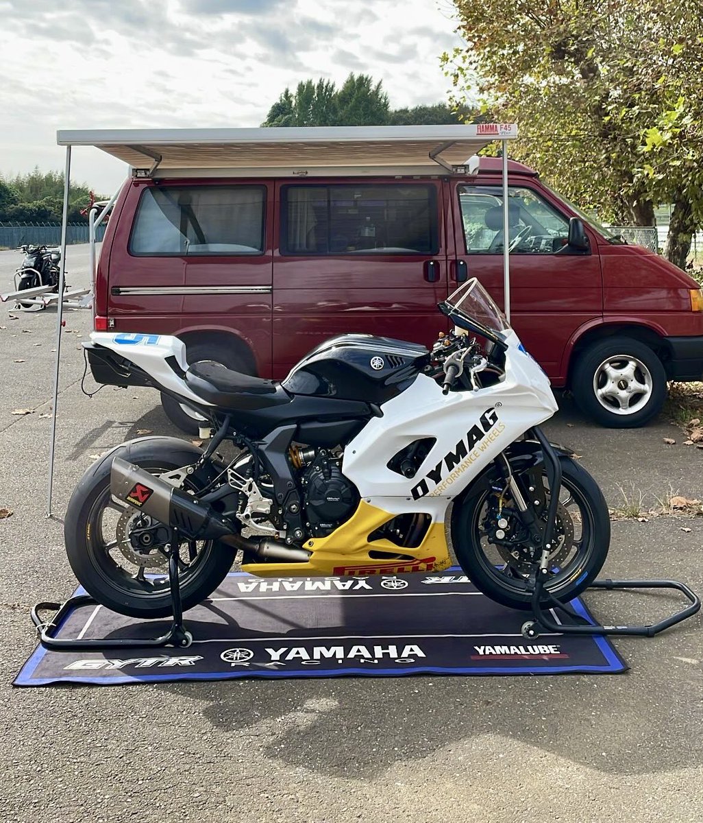 MorimoriJamu's tweet photo. R7でコース1000。一年半ぶりに新品タイヤ履いてタイムアタック。ギリギリ34秒入らず…が、一応ベストは更新。

#コース1000 
#yzfr7 https://t.co/drWFSLZzYt