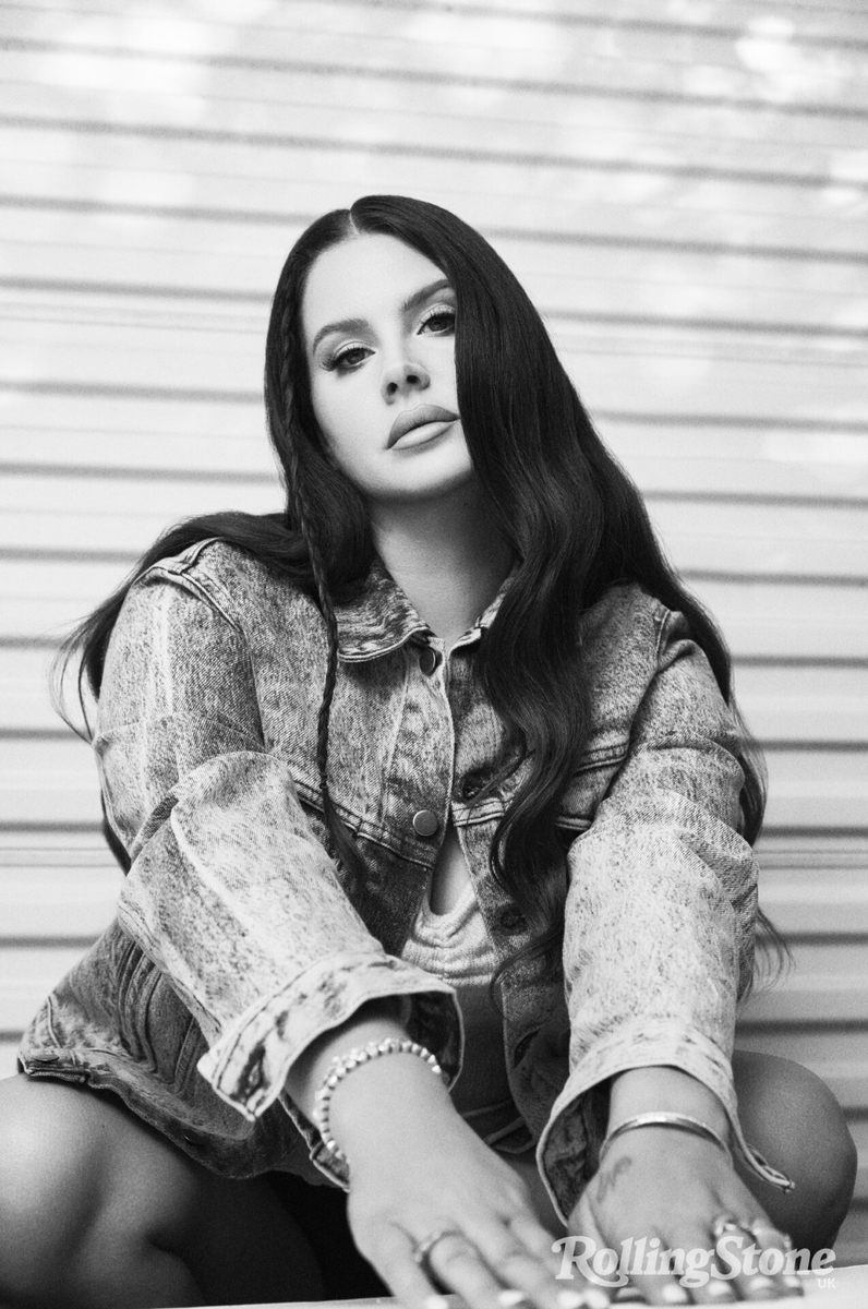 CoolFMNigeria's tweet photo. Now Playing #Off To The Races @LanadelreyStats
#themiddayweekend x @themosesdickson
#coolfmlagos Listen online at https://t.co/E8OcL7TajC https://t.co/MxbBVwBxRS