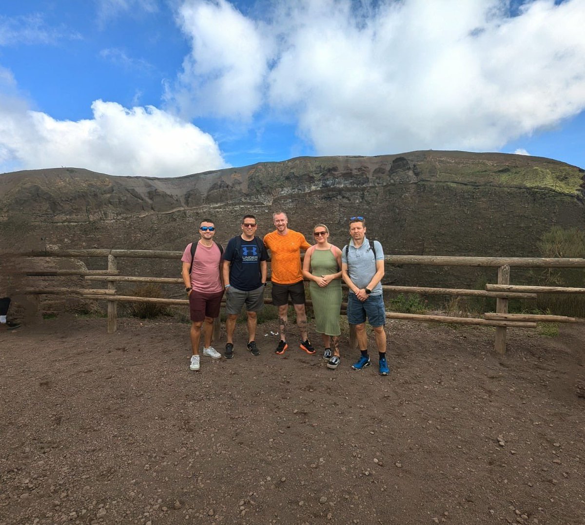 qmgsgeoging's tweet photo. Fantastic visit to Vesuvius 🌋. In awe at the size of the crater and views. Followed by an amazing authentic 🇮🇹 lunch. On our way to Pompeii for the final visit of today @qmgs1554 @qmgs1554qma https://t.co/sUaihTMFiN