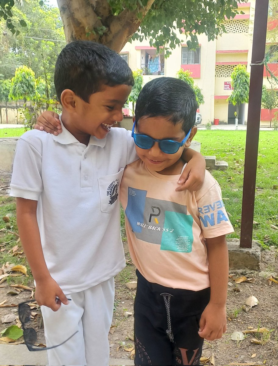 sambhavnirala's tweet photo. आख़िर को हँस पड़ेंगे किसी एक बात पर, 
रोना तमाम उम्र का बे-कार जाएगा।। https://t.co/zfY9NCsiwa