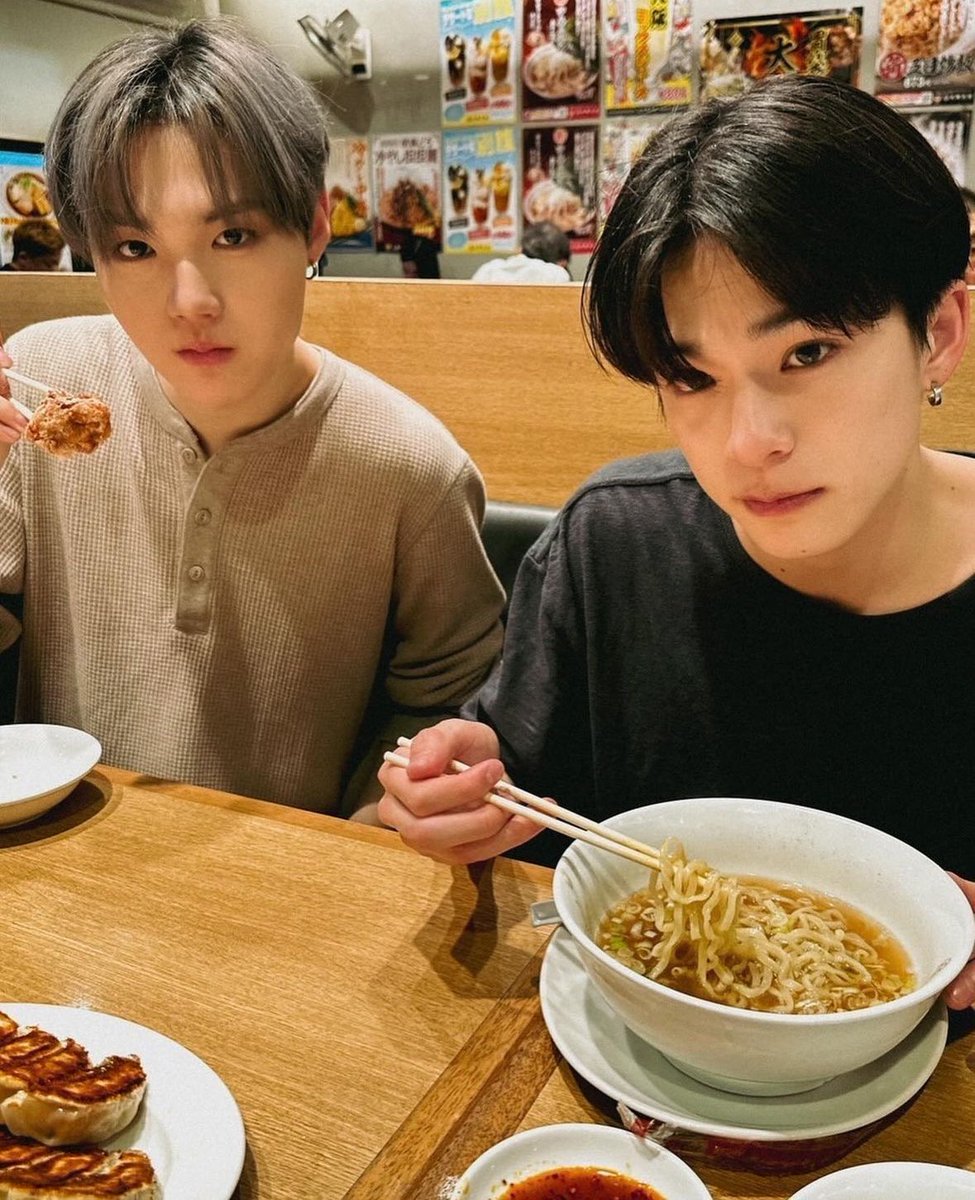 jaesahicats's tweet photo. oh it's jaesahi hwanyoung date 🥰❤️ https://t.co/GleYvwrxtU