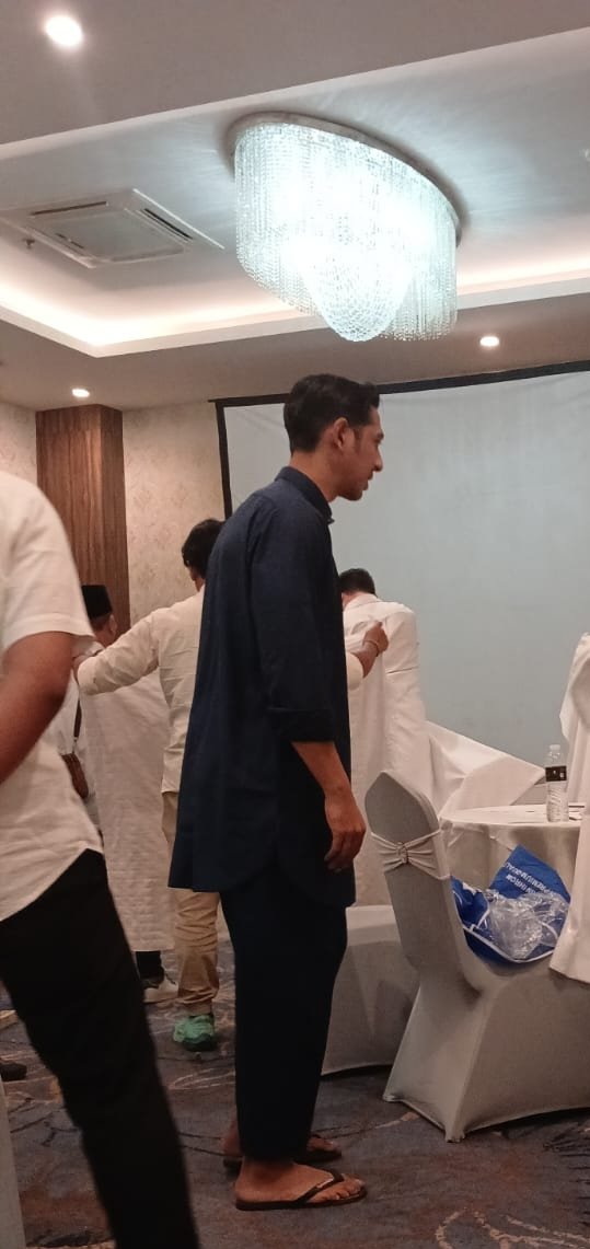 Mputlillac's tweet photo. Alhamdulillah lancar Manasik Umroh'a bersma Jama'ah Berkah Haromain💙💙

Mas gak bosen ta ganteng teruss aku ja pusheng liatnya🙈����😭 https://t.co/HwRMPOssnA