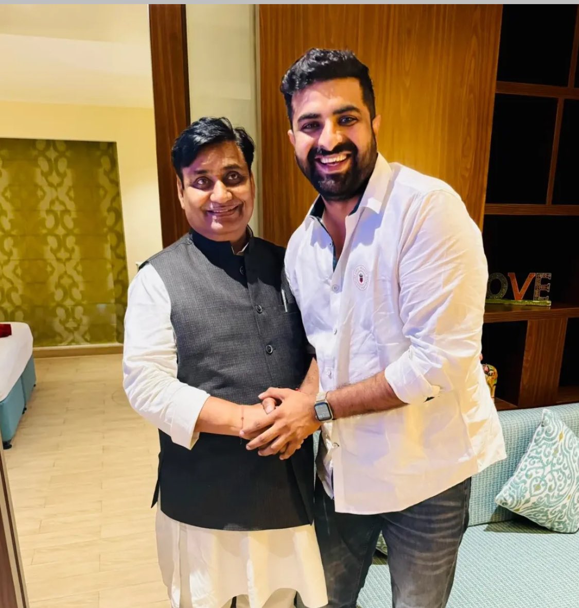 Govinddotasrainc tweet media