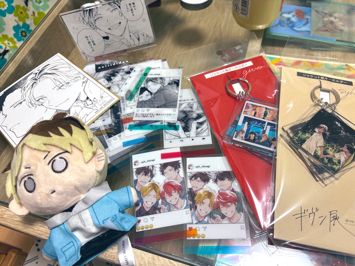 Re_noa28's tweet photo. 初横浜〜！初ギヴン展行ってきましたー✨
普段行動力なさすぎて諦めがちな私ですが、こめちゃんが一緒に行ってくれる事に😸しずらぎの色紙交換してくれて神✨ありがとう🙏😇
大好きな作品をこんな間近で観ることが出来てめっちゃ幸せな時間でした💕✨
#ギヴン展 
#ギヴン展に行ってきました https://t.co/QOvjFnYiag