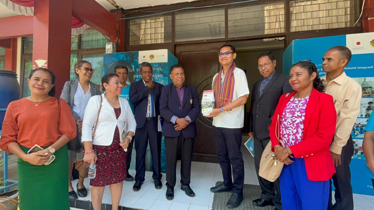 gresko0106's tweet photo. #UNICEF Kupang hosted the Timor Leste Ministry of Education, focusing on Holistic Integrative Early Childhood Development (HI-ECD).
Leaders from both teams explored ECD centers and discussed strategies for future projects in Bobonaro and Ermera. We’re excited for what's next! https://t.co/xrHdWwMF7m