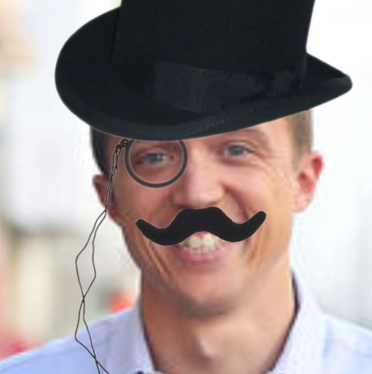 “Mi yamo R.John, y vengo a sustituir al chico que ha demitido”