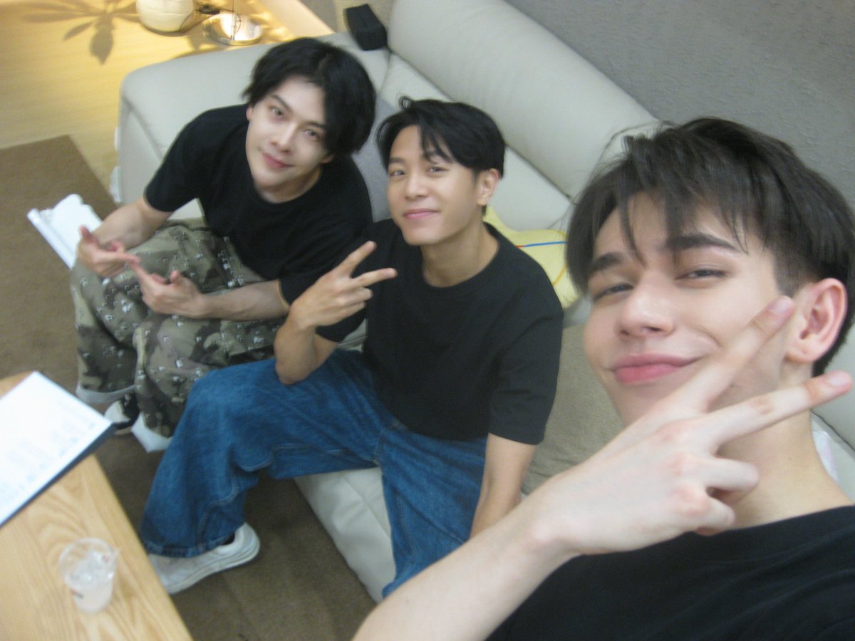 CaelanISLANDVN's tweet image. Tomorrow, weibo livestream with CMBF brothers WeiBird and Xu Haiqiao 🤩🥳

⏰ 21:00 - Oct 28

#caelan
#caelanmoriarty
#Callmebyfire