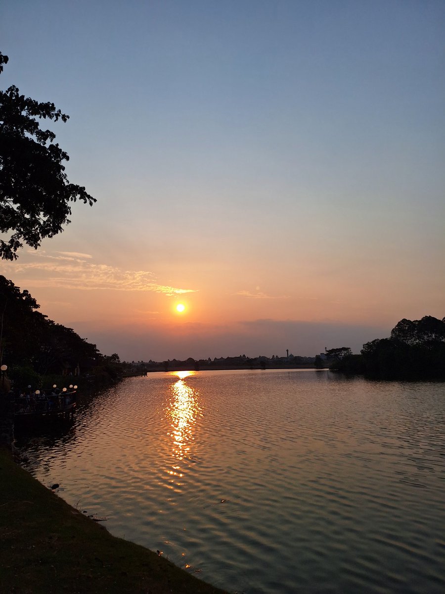 Ngelamun mimpiin besok langsung jadi kaya