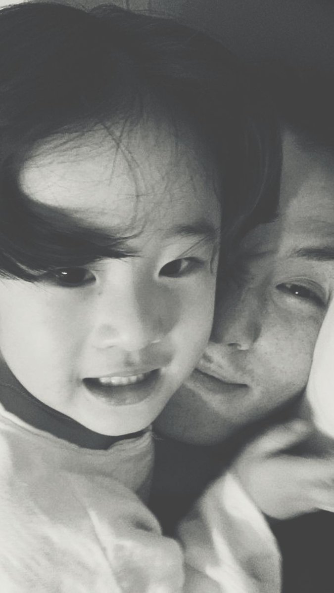 haecanachan's tweet photo. Single mode         vs     Daddy mode https://t.co/pHGOxlxC7p