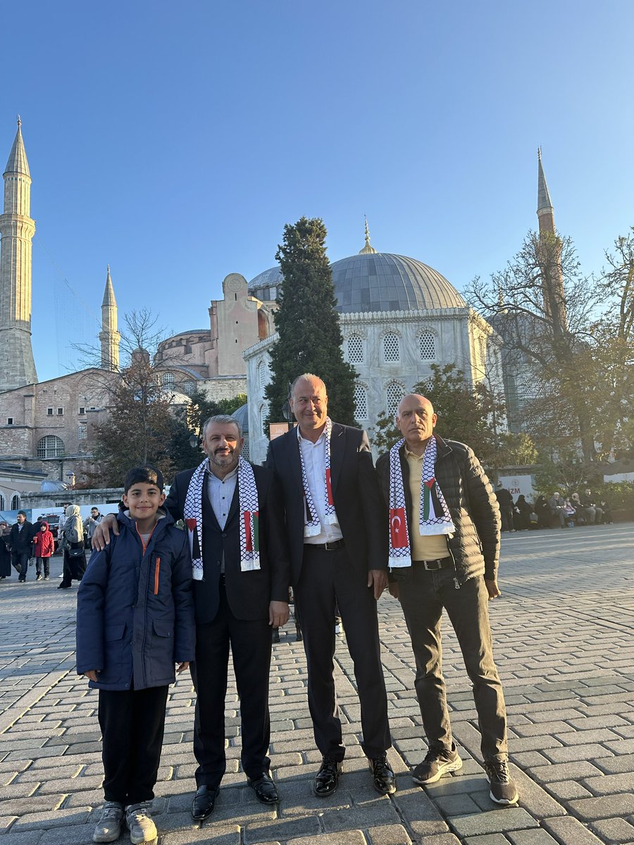 Adıyaman dernekler federasyonu olarak Ayasofya Camii‘nde sabah namazından sonra
 İsrail’in Filistin’de yapmış olduğu soykırımı 
Bir kez daha kınadık 

inşallah ümmet uyanacak 
Selahaddinler sahaya inecek 
Gazze özgürleşecek 
Filistin Özgürleşecek 
Mescid-i aksa özgürleşecek.￼
