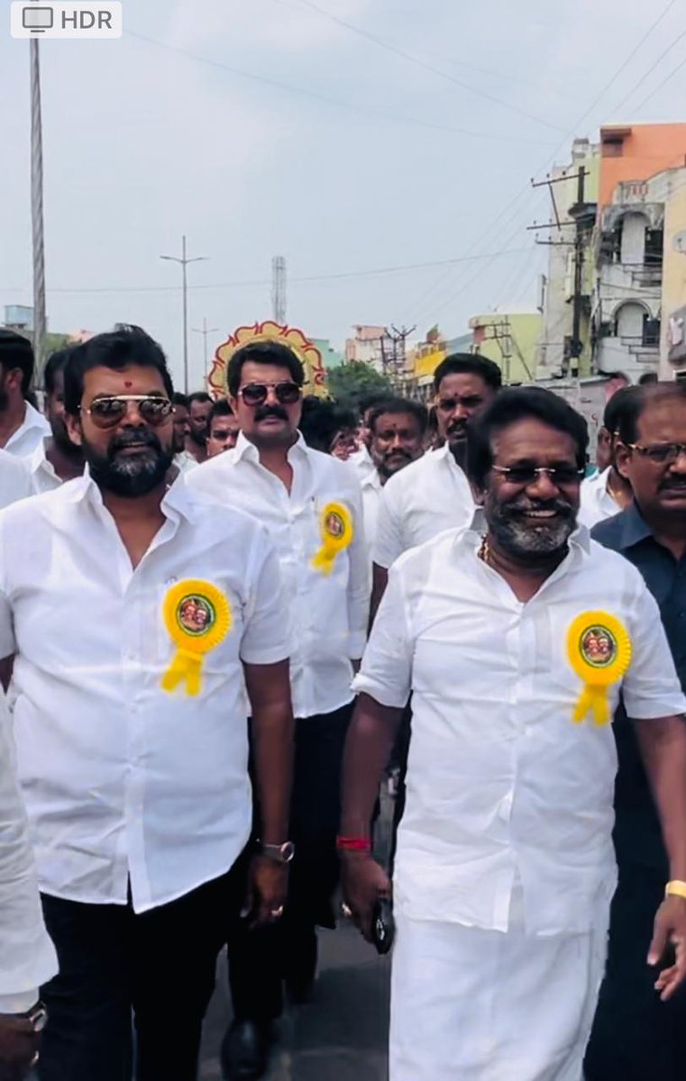 karunaasethu's tweet image. *மருது பாண்டியர்கள் விழாவில் சேது கருணாஸ்* 

ஆற்காட்டில் இன்று நடைபெற்ற மாமன்னர்கள் மருது பாண்டியர்கள் விழாவில் முக்குலத்தோர் புலிப்படை நிறுவனர் *தலைவர் திரு. சேது கருணாஸ்* மற்றும் மாநில பொதுச்செயலாளர் *திரு. தாமோதர கிருஷ்ணன்*   வழக்கறிஞர் அணி செயலாளர் திரு. கோகுல கிருஷ்ணன்