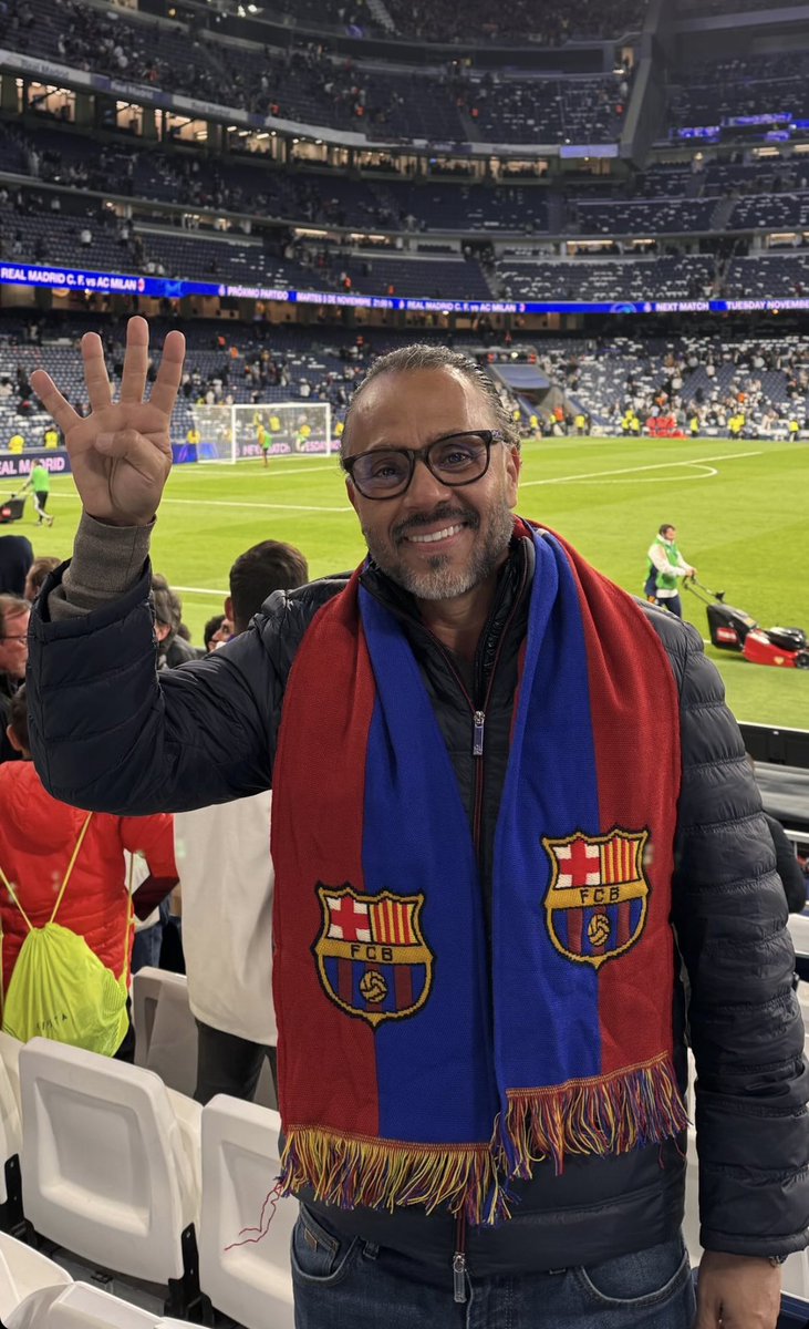 "Si usted ve que un político compra carros nuevos, apartamentos, fincas y casas solo tiene dos opciones: o es mago o es ladrón, pero como no puede ser mago les digo con propiedad que es ladrón", presidente de la Asamblea Legislativa, Ernesto Castro.