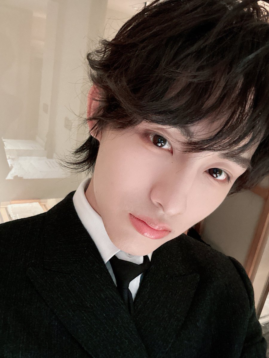 sichengupdate's tweet photo. 241027 🫧

26 ends beautifully, and 27 marks a new beginning.  
Thank you, everyone, for this award 🎉  
27 will shine even brighter! Let's work hard together. https://t.co/RZAcSHCONz