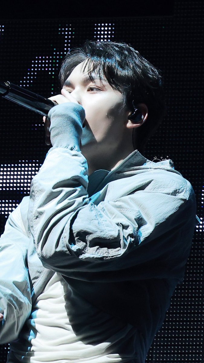 vernonalways_u's tweet photo. 241012 𝑆𝐸𝑉𝐸𝑁𝑇𝐸𝐸𝑁 𝑅𝐼𝐺𝐻𝑇 𝐻𝐸𝑅𝐸 𝐼𝑁 𝐺𝑂𝑌𝐴𝑁𝐺

𝑉𝑒𝑟𝑛𝑜𝑛🐻‍❄️

#SEVENTEEN #세븐틴
#VERNON #버논 #최한솔 https://t.co/xpegfOUXVv