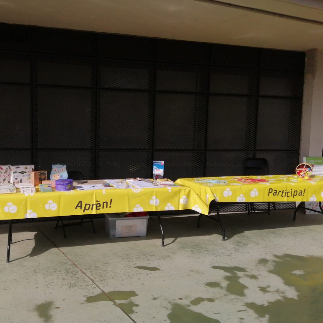 🌞 El Parc del Pi Gros ha acollit un taller de la Jugatecambiental amb la proposta 'El refugi climàtic de la Dra. Shiva'.

🤔 Hem après què implica el canvi climàtic i com les persones i les ciutats es poden adaptar a les noves condicions.

#ParcsAMB <a href="/ParcsplatgesAMB/">Parcs i platges AMB</a> <a href="/JugatecaAMB/">Jugatecambiental AMB</a>