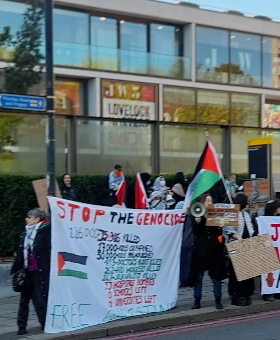Very rowdy demo today outside <a href="/JW3London/">JW3</a> for the <a href="/haaretzcom/">Haaretz.com</a>  conference... great optics guys, protesting outside a Jewish cultural centre against the only Israeli outlet actually covering what's happening in Gaza