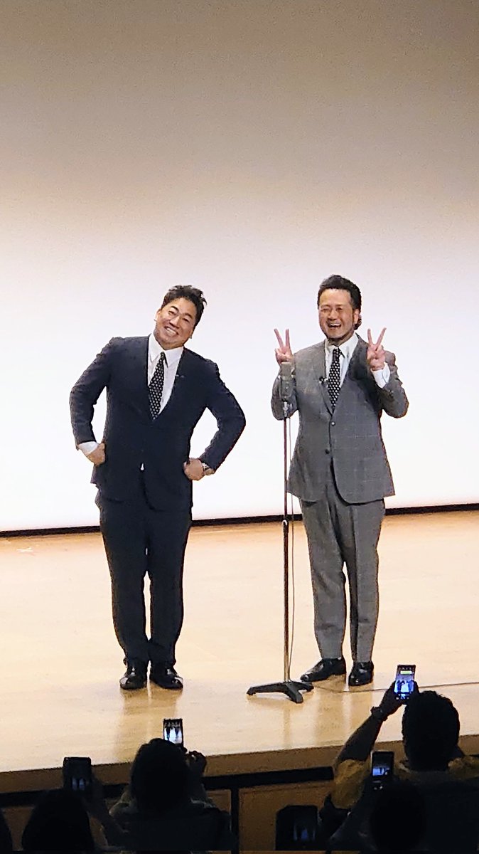 YAMAOKAsanchi's tweet photo. ブルーリバーさんのライブ今日も最高でした🙌
ガチでf==kin' vegetableT��ャツ作ろうかって話ながら帰りました🤣🥬

#ブルーリバー漫才トークライブ 
#青木と川原 https://t.co/NUqn5HZ2LG
