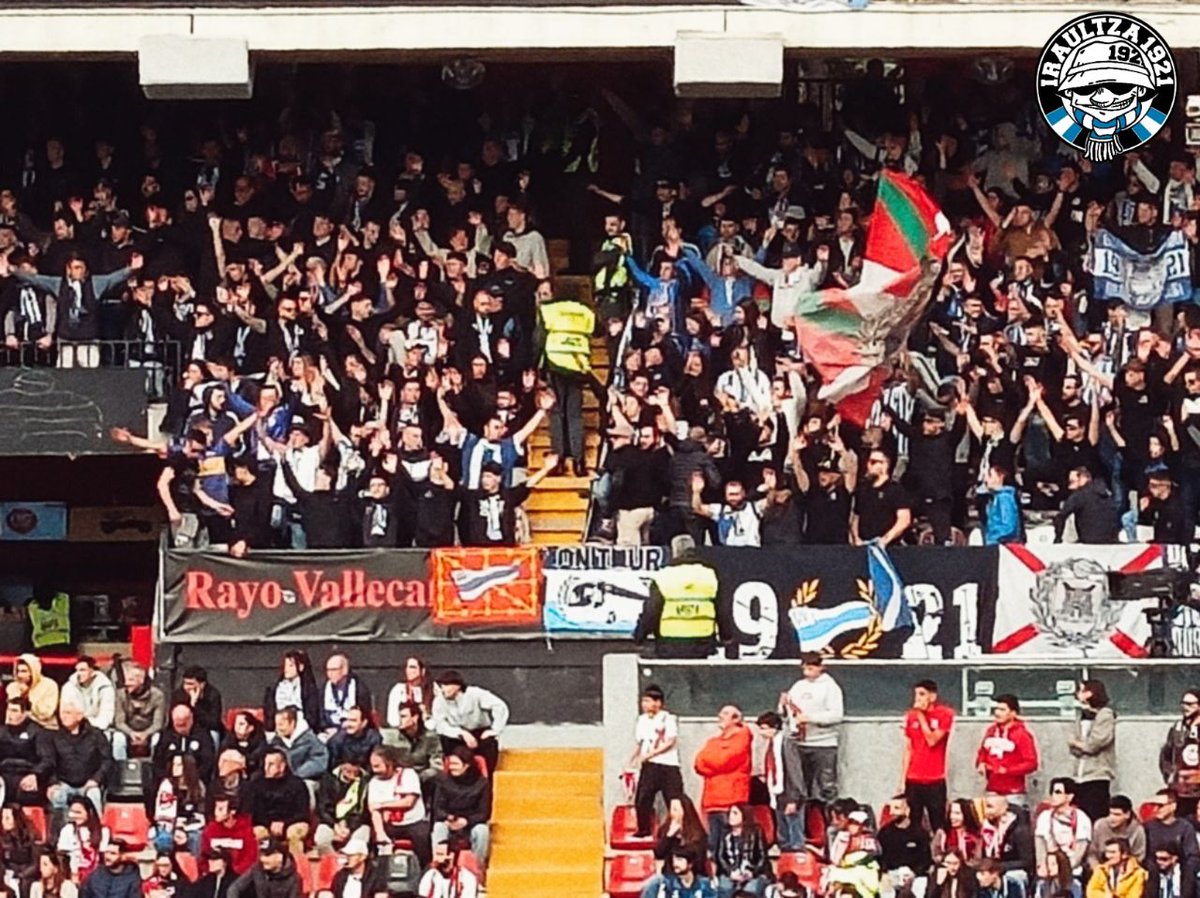 Iraultza1921's tweet photo. ADRV - GLORIOSO

¡ AHORA MÁS QUE NUNCA, DEPORTIVO ALAVÉS! https://t.co/4g4iLJtMnv