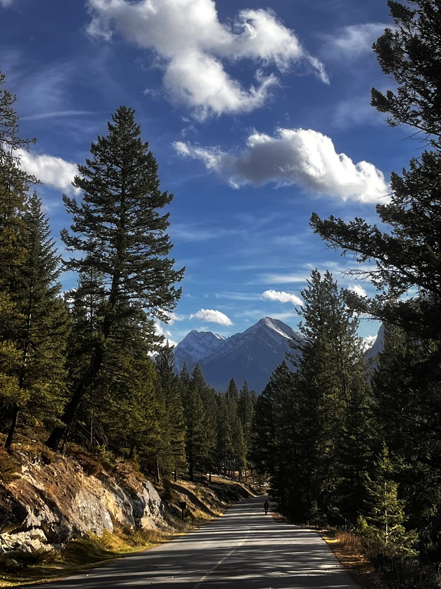 The light yesterday afternoon above <a href="/banffcentre/">Banff Centre</a>. At the moment I’m seeing paintings everywhere :)
