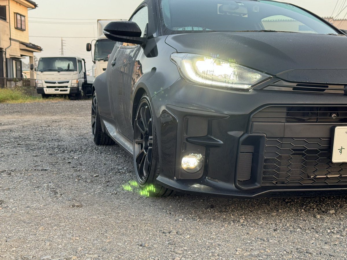 x_QV_x's tweet photo. GRヤリス君にやっと車高調入れました👢👢
アライメントまだだけどキャンバーも付いてイイ感じです！！これにて一旦カスタムは終了でございまーーーせん！ https://t.co/a2kOdA5q1i