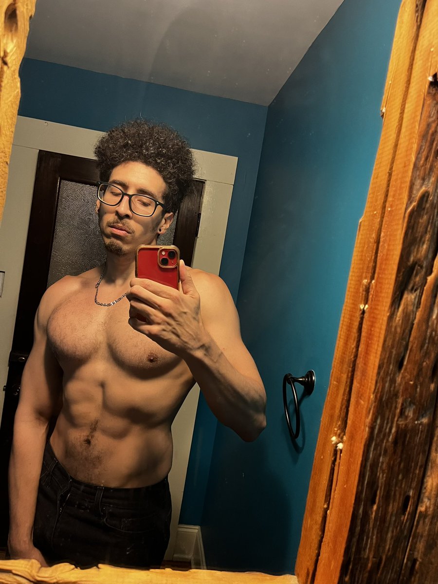 post_hunk's tweet photo. Here’s what being on the couch for 12 weeks with a broken foot does for your body https://t.co/F6Atr9ZLeF