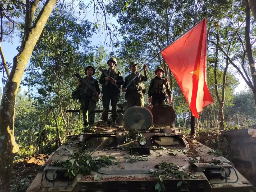 mintommy1993's tweet photo. One year ago The Three Brotherhood Alliance with fellow EROs and PDFs commenced Operation 1027β¦ one of the major flashpoints of the Myanmar revolution that more or less have a massive impact on the outcome of this revolution
#Operation1027
#WhatsHappeninglnMyanmar https://t.co/2fY2IFL3b2