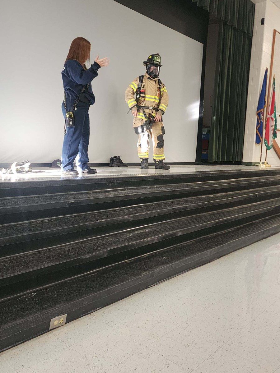 Nicole Makstutis tweet media