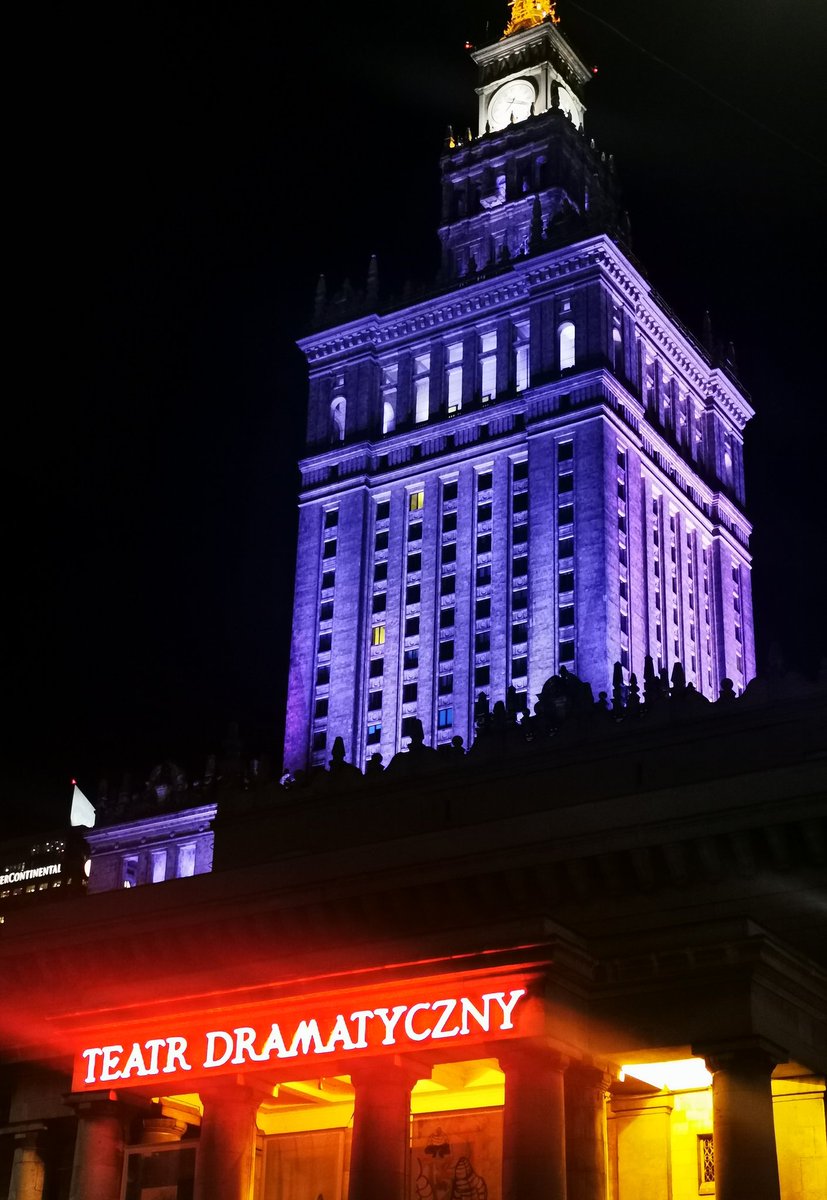 Yantilly's tweet photo. Palace of Culture and Science looks stunning lit up at night, Warsaw Poland https://t.co/hm4AXqCVae