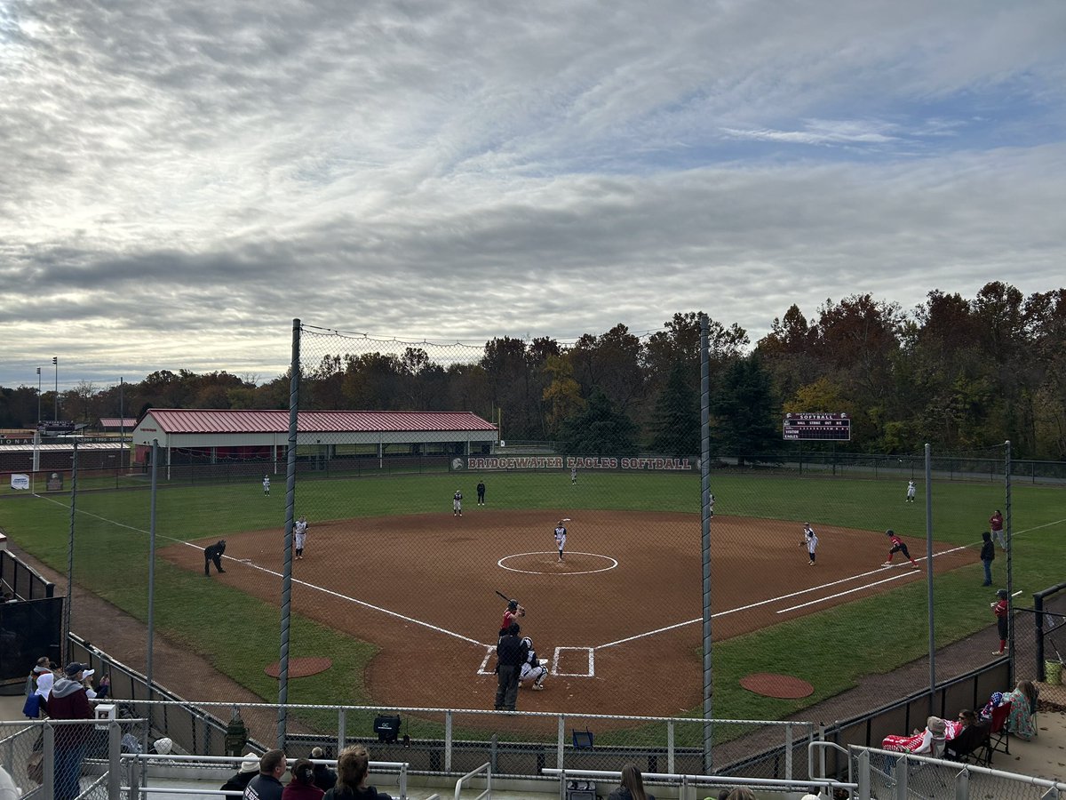 Beautiful day for some softball in the Valley 🦅🍂