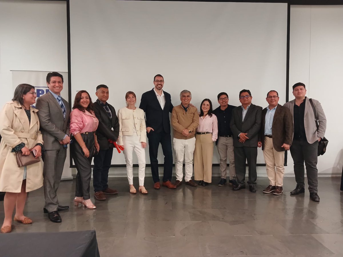 pulmonloco's tweet photo. 🔵 Gracias Perú por otra jornada inolvidable de abordaje diagnóstico y terapéutico en Enfermedades pulmonares intersticiales. 🇦🇷 🇵🇪 #elintersticionodescansa https://t.co/tX8ZnFokaT