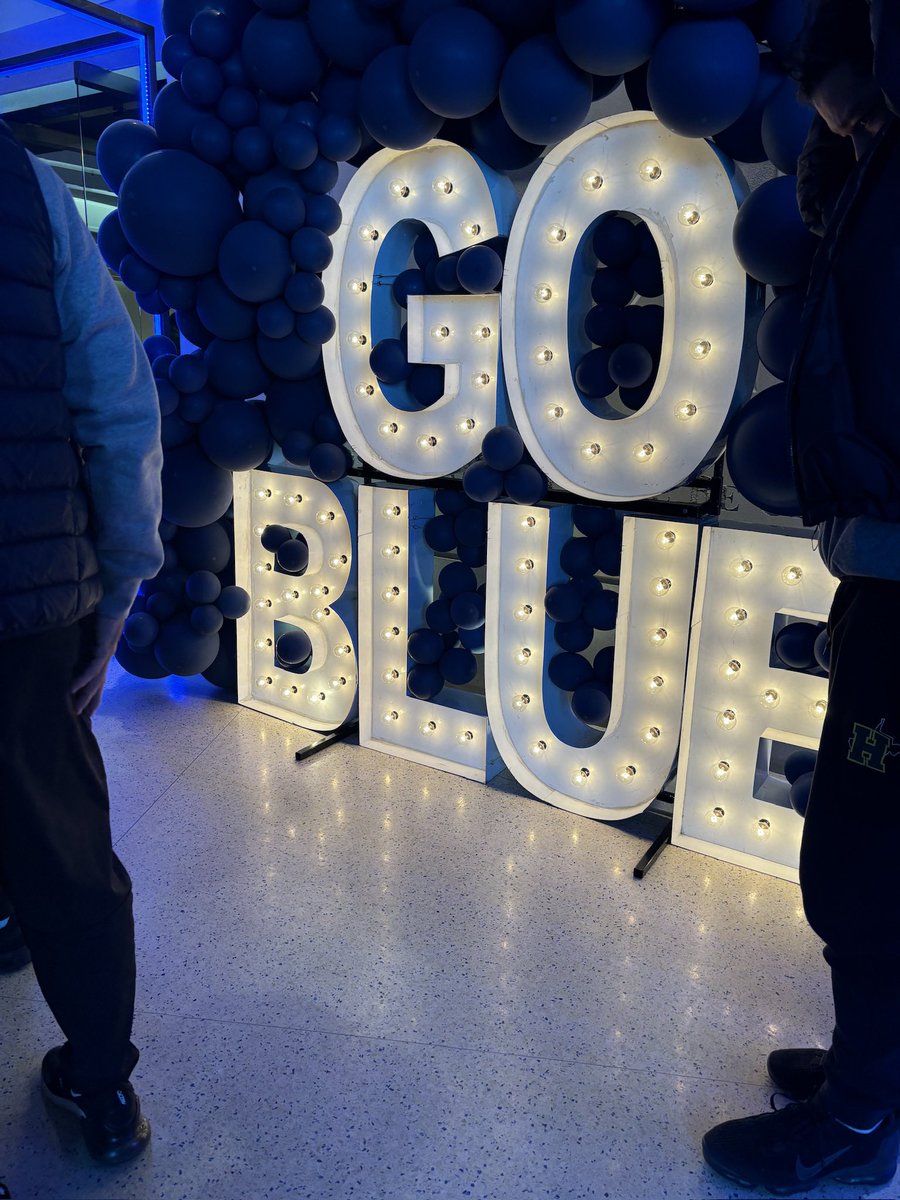 ArmbristerDrew's tweet photo. Enjoyed my time at the big house last night! 〽️ thank you for the invite @CoachWinkUM @UMichFootball @umichrecruit @GreeneDevilsFB @Spradlen2536 @coachcraw4d @CoachBGillespie @CoachTevaHarris @CSmithScout @5StarPreps @Eli_Owens19 @PrepRedzoneTN https://t.co/R8wljh956w