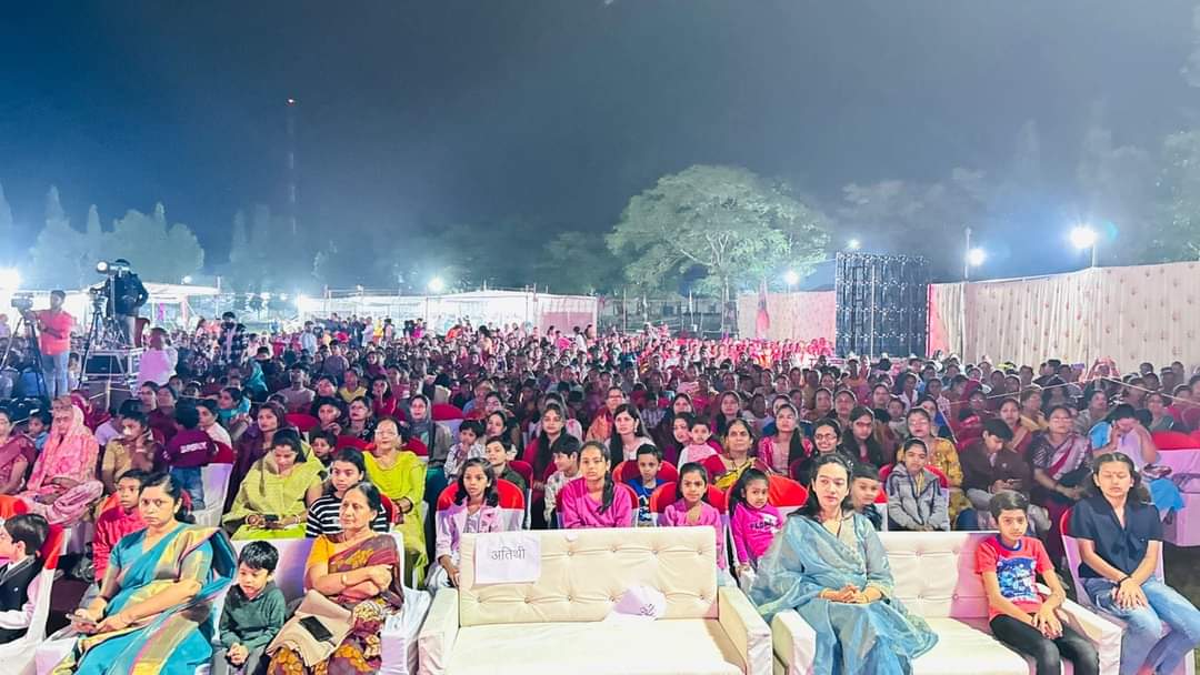 TiwariNilabh's tweet image. भारत भारती, बैतूल में वीरांगना रानी दुर्गावती पर आधारित महानाट्य का दिव्य प्रदर्शन  300 से अधिक कलाकार छात्रों द्वारा किया गया।आयोजन में भारत सरकार के केन्द्रीय जनजातीय मन्त्री श्री दुर्गादास उइके, भाजपा प्रदेश संगठन मंत्री श्री हितानंद शर्मा के साथ सम्मिलित हुआ।