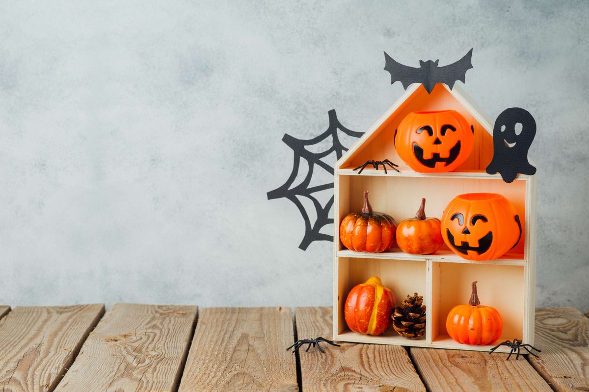 Is your co-op building decked out for #Halloween? Do you have an amazing costume planned? 
We want to see them!
📸Share your photo with the hashtag #CoopHalloween and don't forget to tag us!