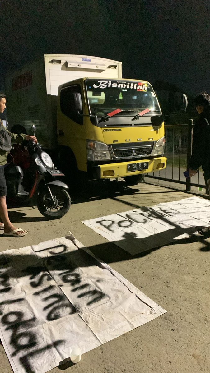 dulllkemiddd's tweet photo. tanpa embel embel 01 / 02 wayahe diobahke #savePsis #janganberhentidisini https://t.co/VFFnp7VdKO