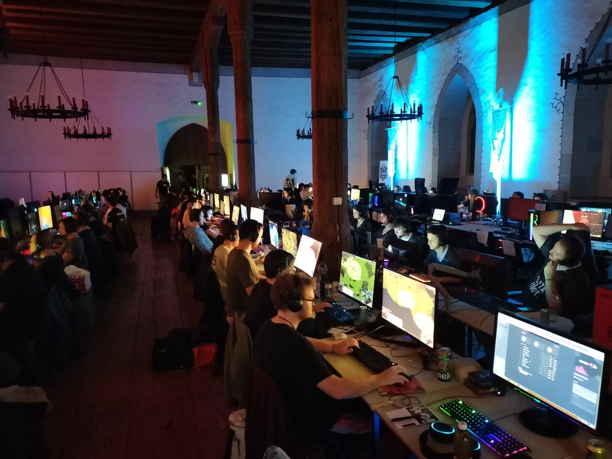 LANzBURG has concluded! 🔥
3 days in Lenzburg castle, it was a blast! 

🏆 <a href="/Feige_Feige/">mYi.Feige</a> won the Age of empires tournament together with @_Niroxs 💪
(He also won the chess and Stronghold tournaments 😎)

🥉Our B-team mYi.noobsQad made 3rd place.

#insanetrain #lockandload #aoe