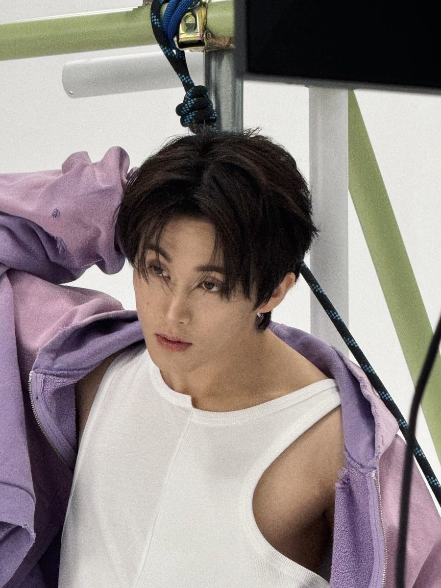 markfcore's tweet photo. MARK?!?! https://t.co/F8hCh9j02P