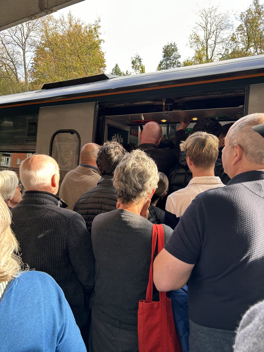 Mel Osborne tweet media