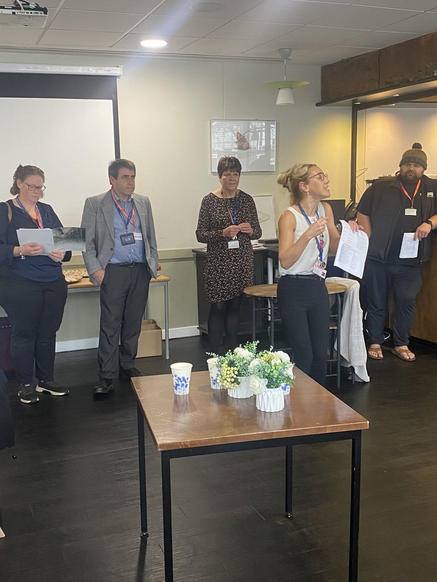 Thrilled to be a part of this new initiative at Buckinghamshire College in Aylesbury, Networking with 50 young people currently undertaking their Business courses &amp; helping to provide them with practical business skills.
<a href="/BucksCollGroup/">Bucks College Group</a> 
#Networking #SmallBusiness #Careers