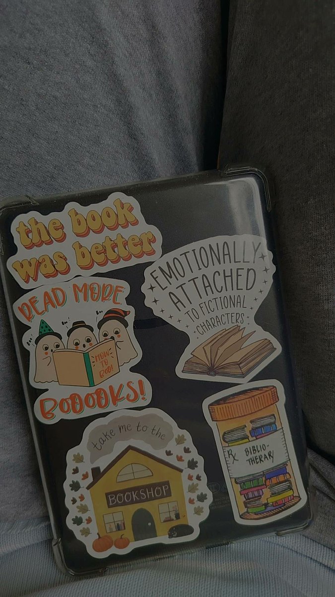 httpslavii_'s tweet image. Itens para decorar seu Kindle e ter um Kindle aesthetic 🎀🫶