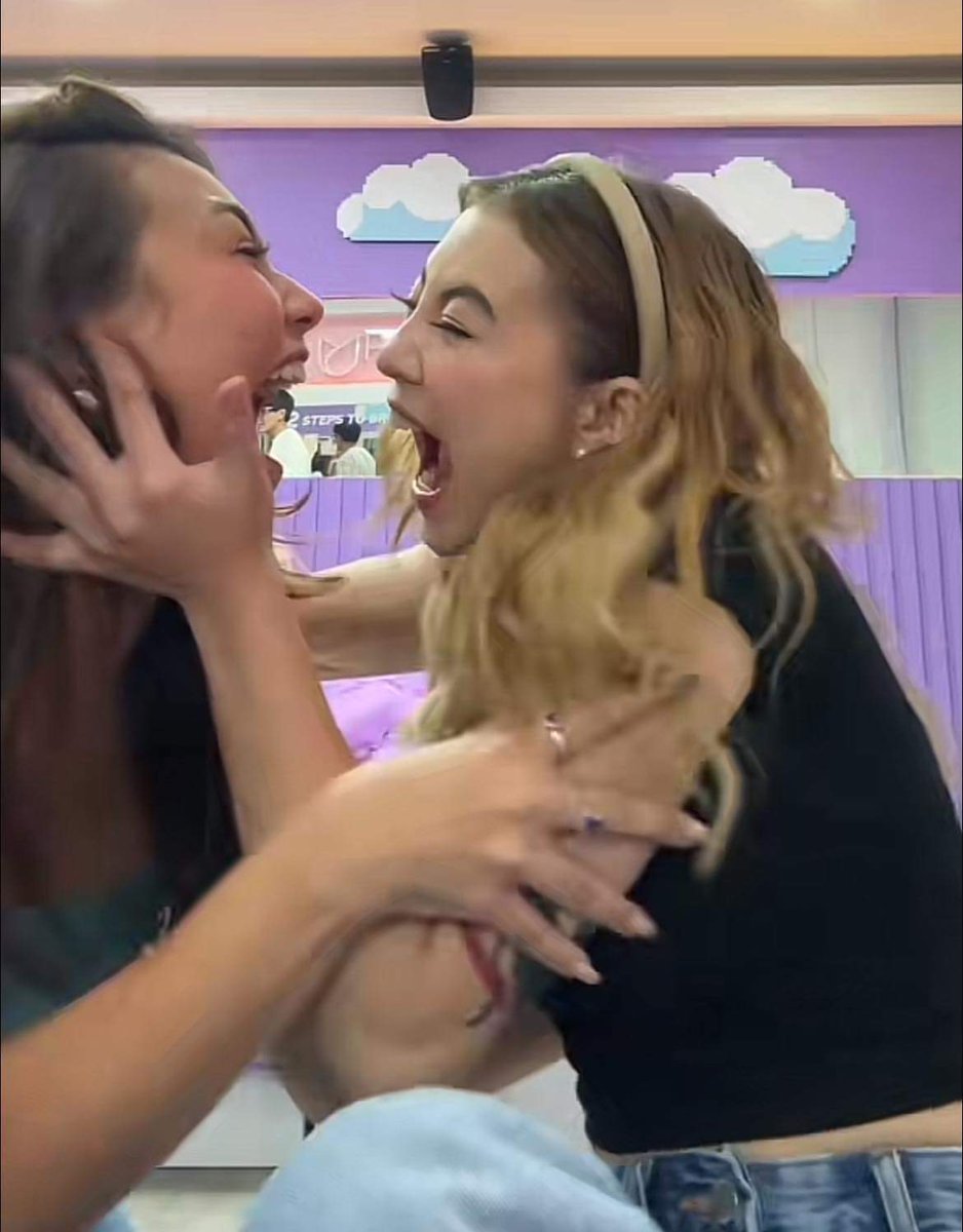 showbiznest's tweet photo. Jas Dudley-Scales and Fyang Smith: Besties! Or Not! 🤣
Regardless, these girls give so much fun vibe and good energy. 😊
#PBBGen11 #PBBGen11AbaAyos #FyangSmith #PBBFyang #JasEscales #PBBJas https://t.co/RJaeeD9ULp