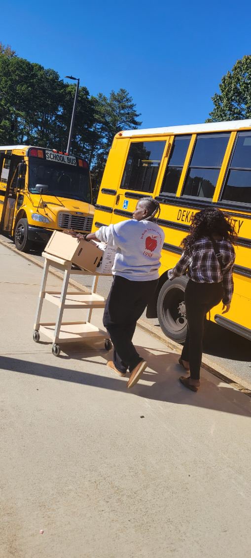 teacherjaguar's tweet photo. Our ID department celebrated and supported our bus drivers this past week. With snack packs in the afternoon and breakfast in the morning .
#wesupporteachother https://t.co/kIDzR6uddn