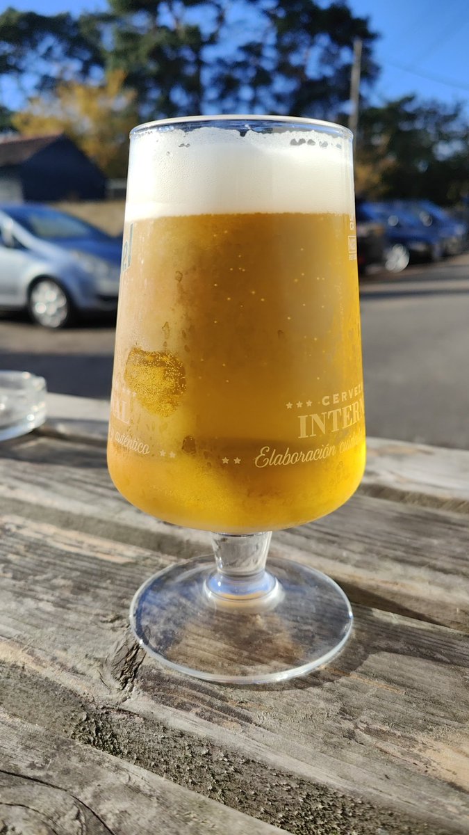 DjRobGray's tweet image. Happy Sunday lads!

Solo pint in the sun