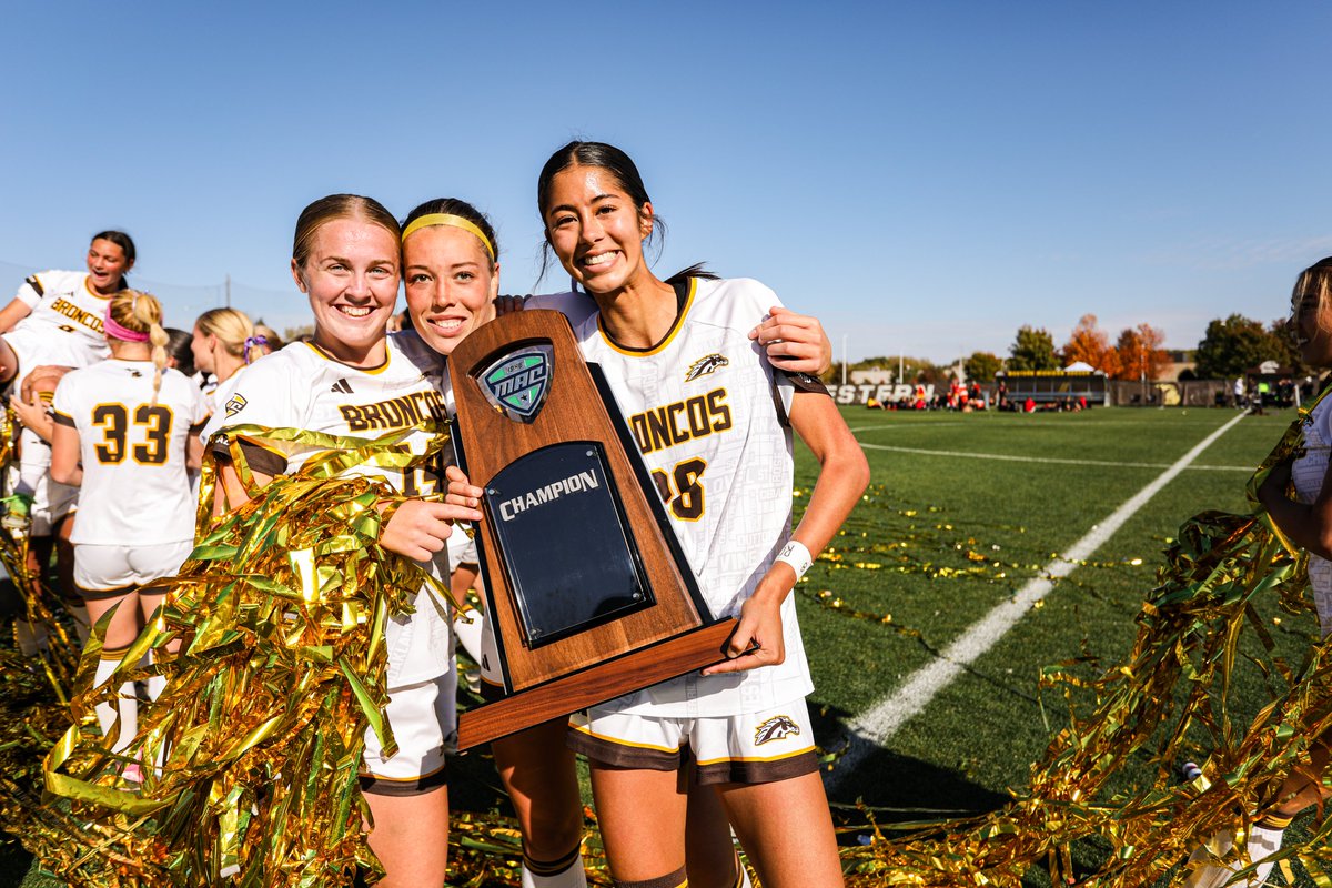 WMUWomensSoccer's tweet photo. That winning feeling 🤩

#BroncosReign https://t.co/hK4Ic0ZZEb