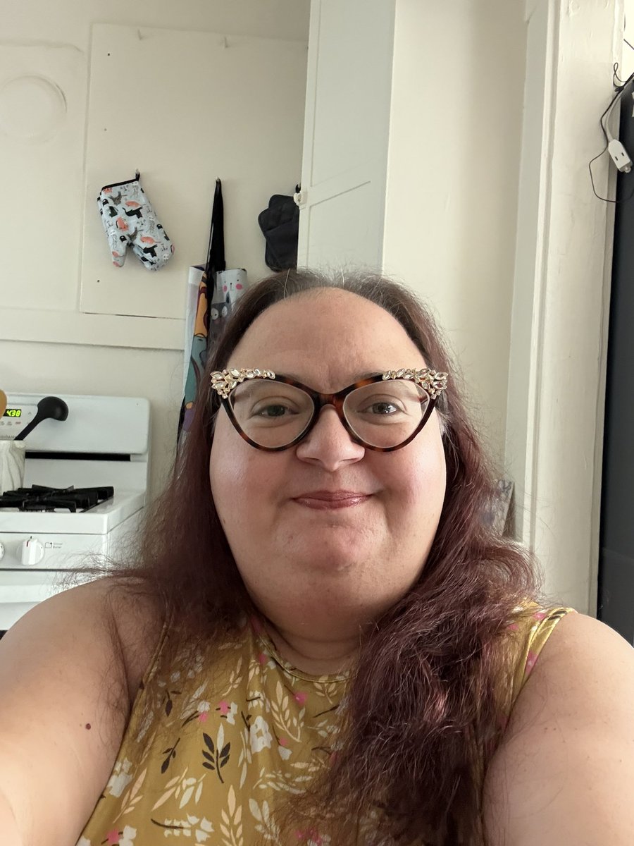 hlraven's tweet photo. This is 48, y’all!  How is that even a real number? After I hit 27 I just felt the same age each passing year. So there’s no way I can be this old because this isn’t what that age is supposed to feel like! 😆 https://t.co/1MqhOT0z2J